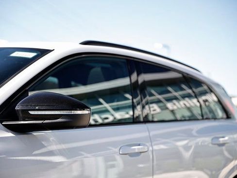 New 2025 Audi SQ5 Premium Plus image 11