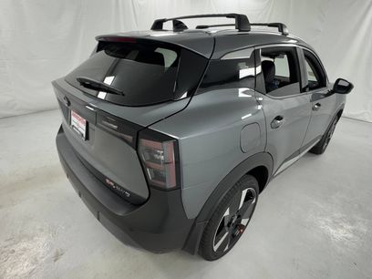 New 2026 Nissan Kicks SR w/ Cold Weather Package