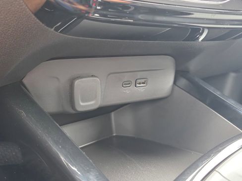 Used 2026 Chevrolet Trax LT FWD image 28