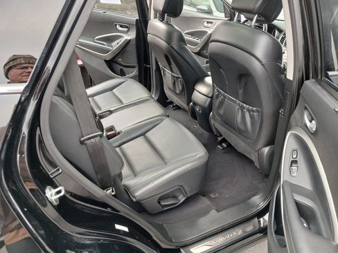 Used 2018 Hyundai Santa Fe FWD image 17