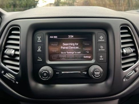 Used 2018 Jeep Compass Latitude image 23