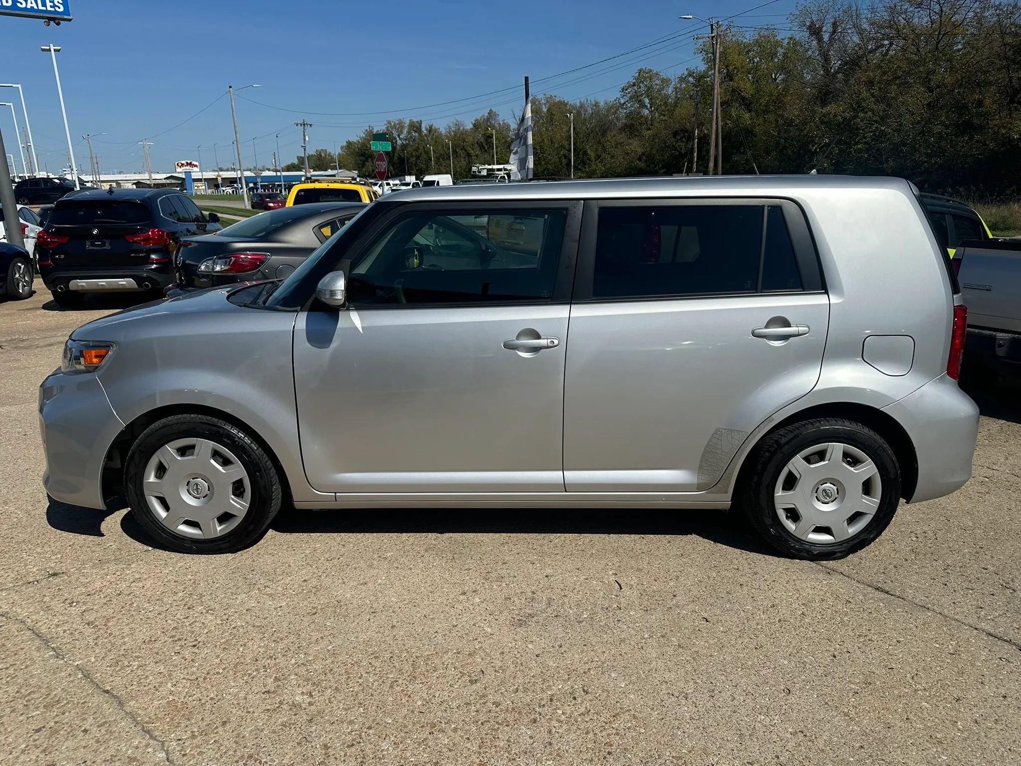Used 2012 Scion xB FWD image 4