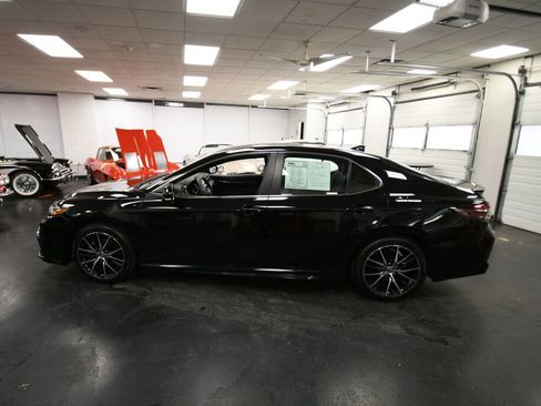 Certified 2024 Toyota Camry SE image 4