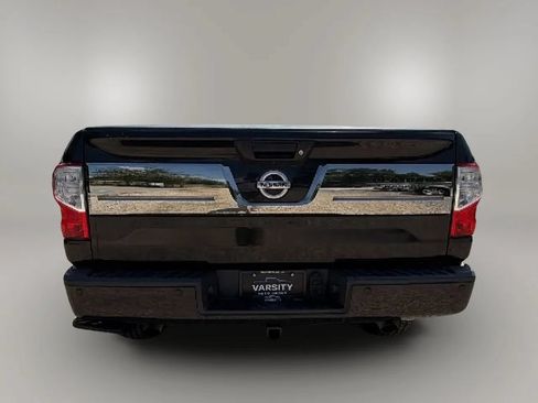 Used 2017 Nissan Titan Platinum Reserve AWD/4WD image 5