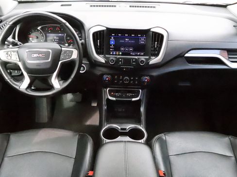 Used 2024 GMC Terrain SLT image 39