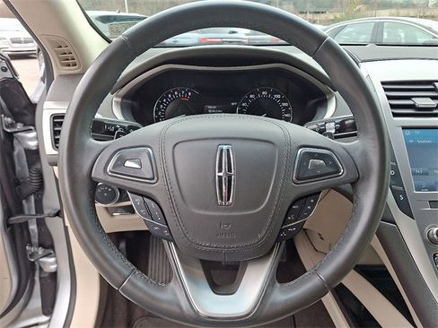 Used 2020 Lincoln MKZ image 19