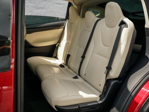 Used 2018 Tesla Model X 100D image 22