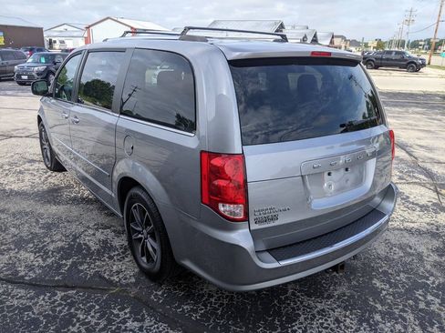 Used 2017 Dodge Grand Caravan SXT FWD image 5