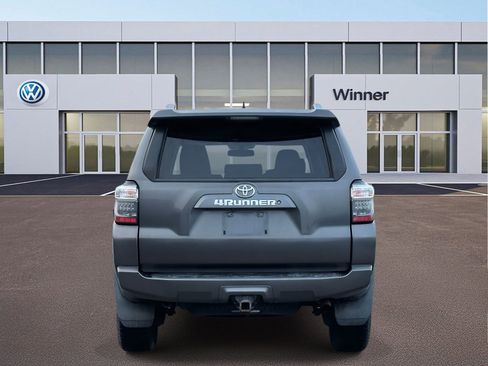 Used 2017 Toyota 4Runner SR5 image 3