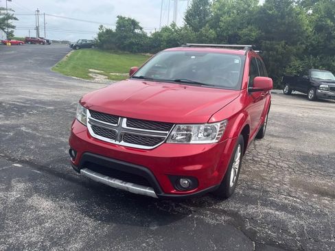 Used 2015 Dodge Journey SXT w/ Flexible Seating Group image 2