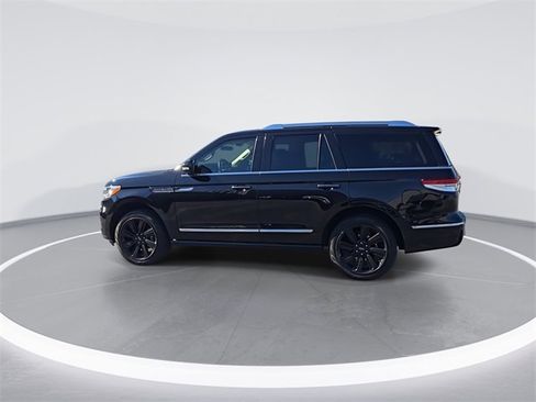 Used 2022 Lincoln Navigator Reserve image 6