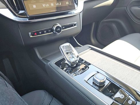 New 2026 Volvo XC90 B6 Core AWD/4WD image 26