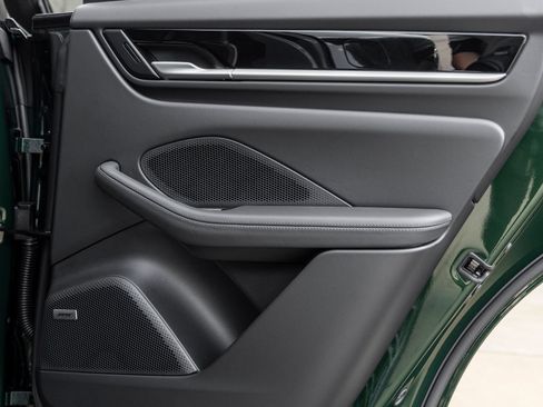 Certified 2025 Porsche Macan Electric RWD image 35