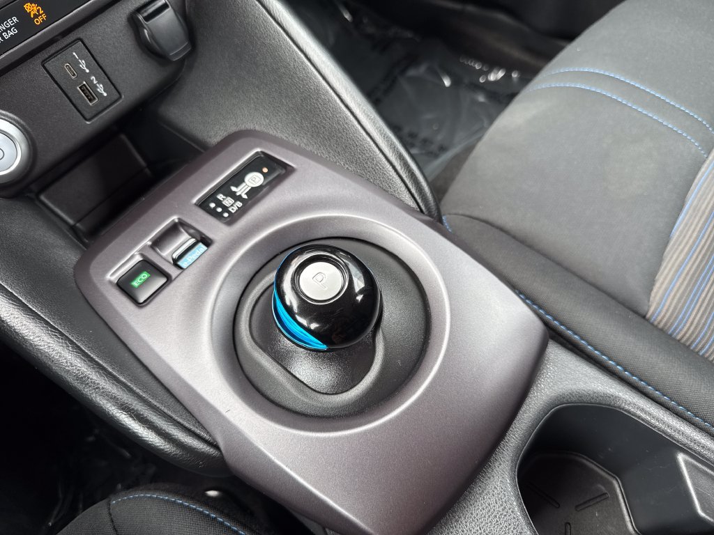 Used 2025 Nissan Leaf S FWD image 24