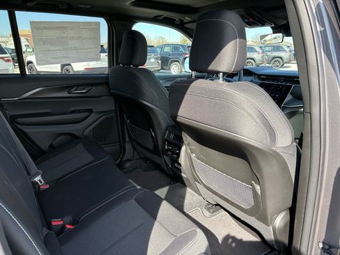 New 2025 Jeep Grand Cherokee Laredo X AWD/4WD image 12