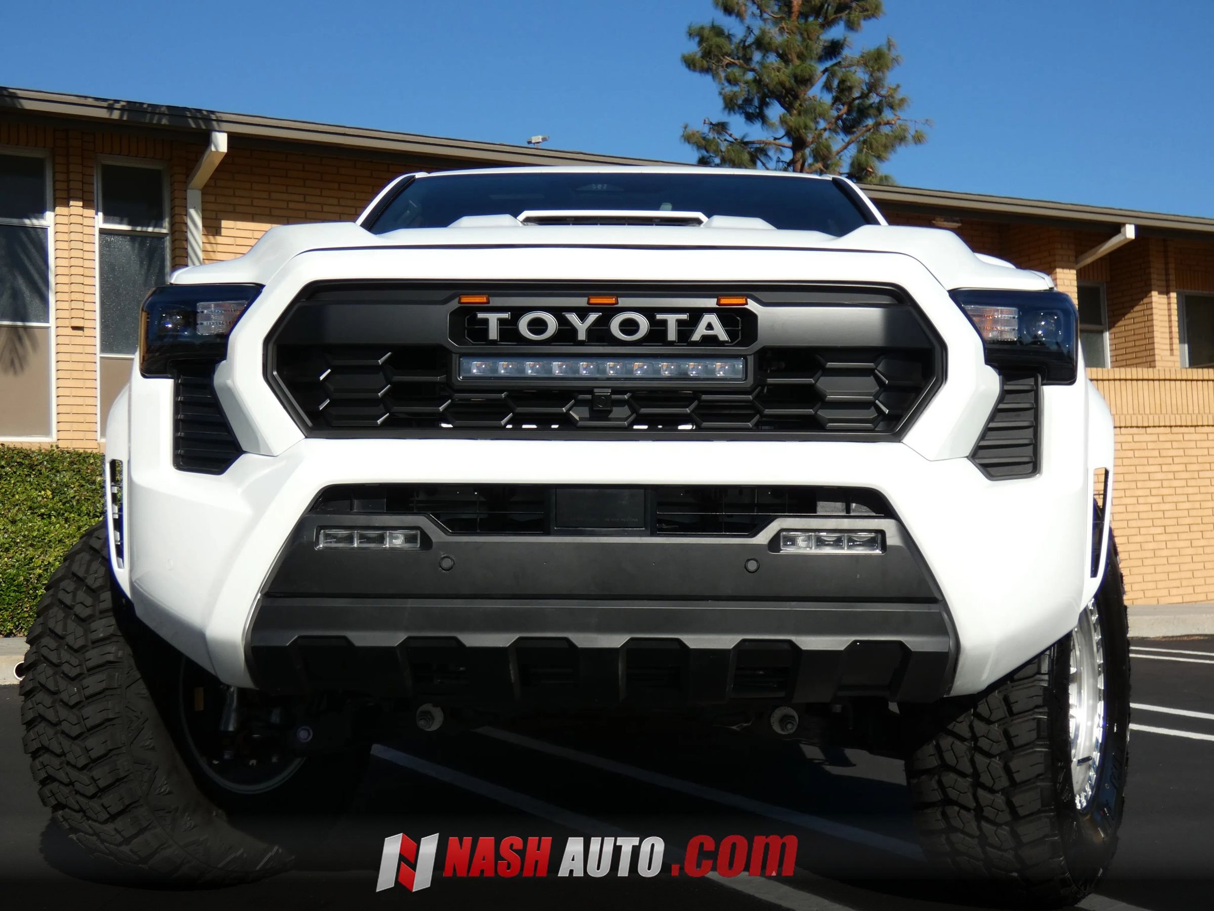 Used 2026 Toyota Tacoma TRD Sport w/ TRD Sport Upgrade Package AWD/4WD image 17