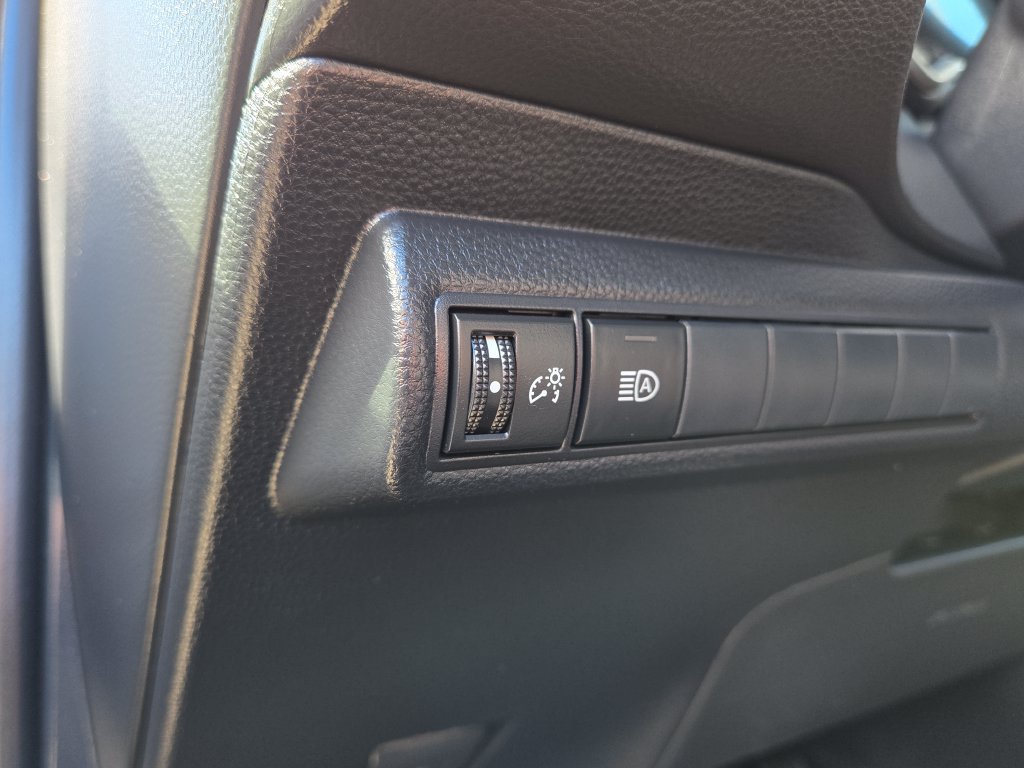 Used 2023 Toyota Corolla SE FWD image 18