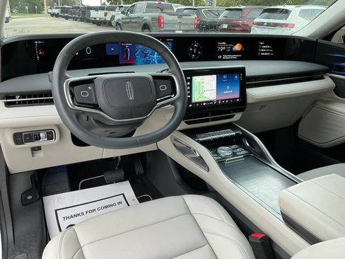 Used 2026 Lincoln Nautilus Premier AWD/4WD image 35