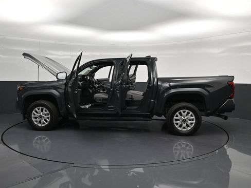 Used 2025 Toyota Tacoma SR5 RWD image 42