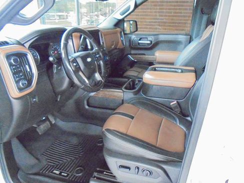 Used 2019 Chevrolet Silverado 1500 High Country AWD/4WD image 7