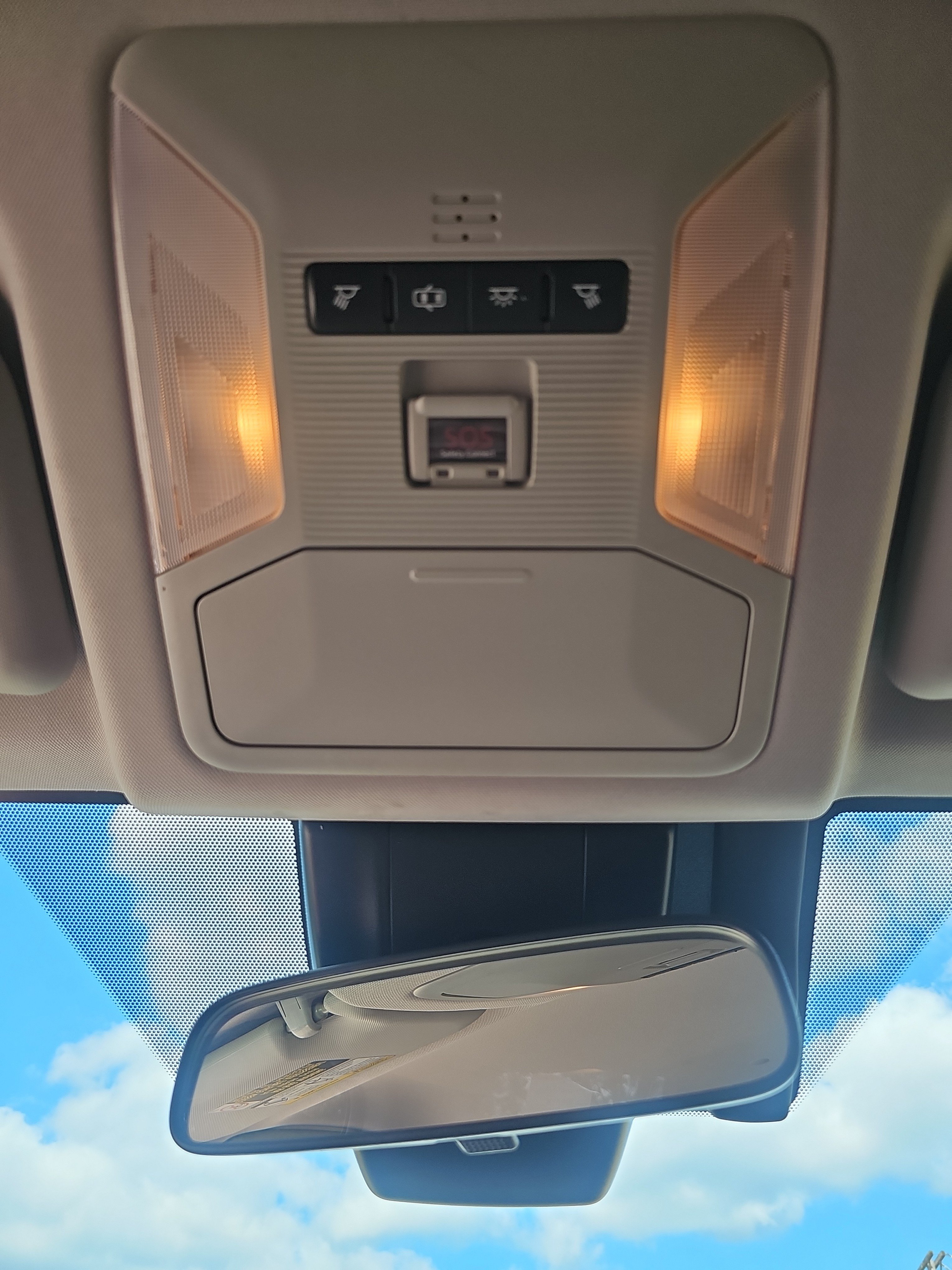 Used 2019 Toyota RAV4 LE w/ Carpet Mat Package AWD/4WD image 34