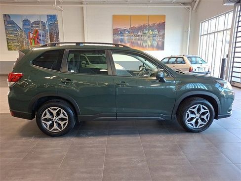 Certified 2023 Subaru Forester Premium image 7