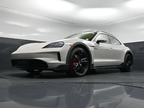 New 2026 Porsche Taycan 4S AWD/4WD image 24