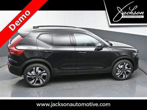 New 2025 Volvo XC40 B5 Ultra image 45