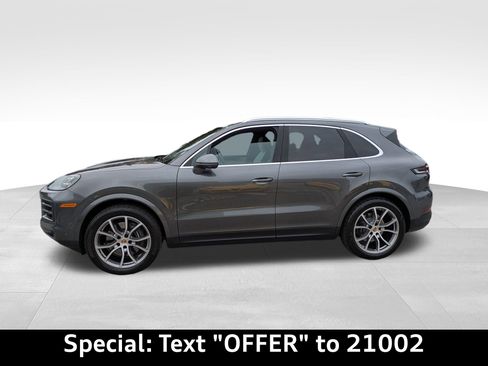 Used 2025 Porsche Cayenne image 7