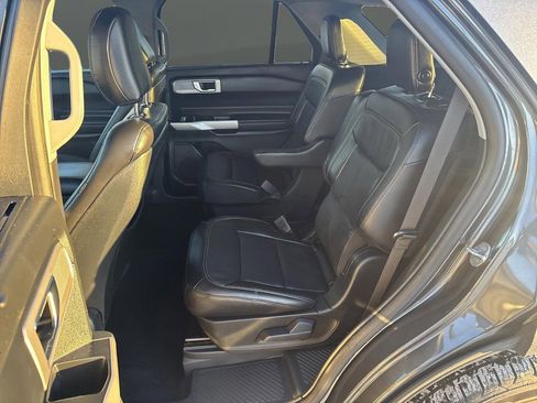 Used 2020 Ford Explorer Limited image 31
