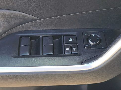 Used 2021 Toyota RAV4 XLE w/ XLE Grade Weather Package AWD/4WD image 22