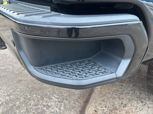 Used 2022 Chevrolet Silverado 2500 LTZ w/ LTZ Plus Package image 43