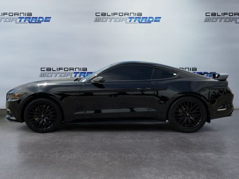 Used 2017 Ford Mustang GT RWD image 8