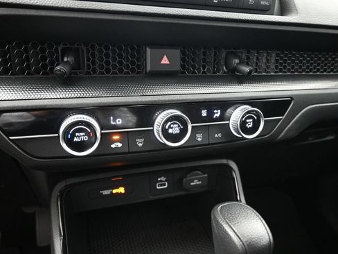 Used 2025 Honda CR-V LX image 7