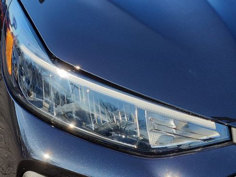 Used 2025 Ford Escape SE image 9