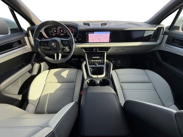 Used 2024 Porsche Cayenne S AWD/4WD image 12