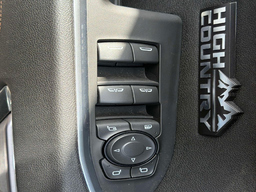 Used 2025 Chevrolet Silverado 1500 High Country w/ High Country Premium Package AWD/4WD image 19