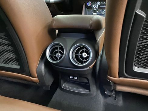 Used 2019 Alfa Romeo Stelvio Ti image 38