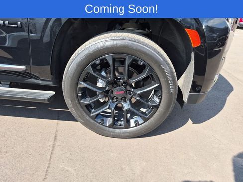 Used 2023 GMC Yukon XL Denali Ultimate AWD/4WD image 13