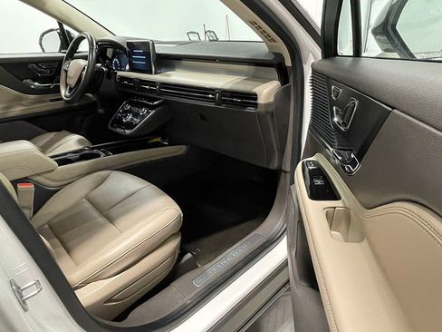 Used 2020 Lincoln Corsair Standard w/ Equipment Group 101A image 24