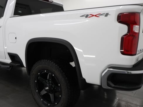 Used 2023 Chevrolet Silverado 2500 LTZ AWD/4WD image 30