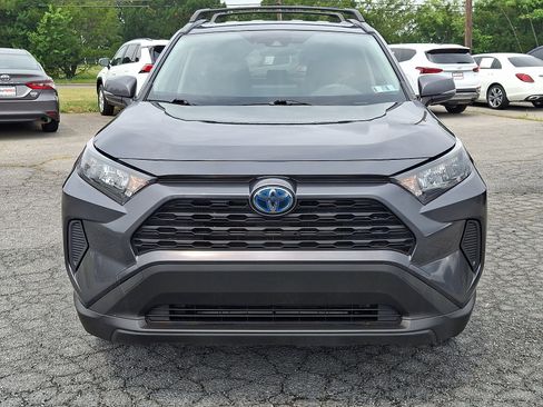 Used 2020 Toyota RAV4 LE AWD/4WD image 2
