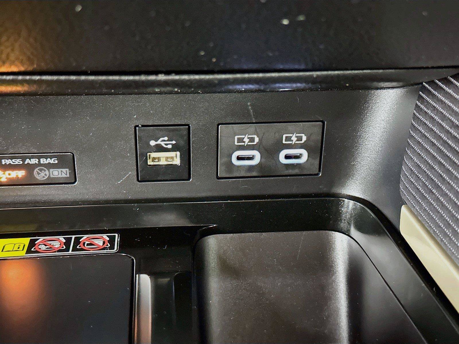 Used 2025 Toyota Camry SE FWD image 30