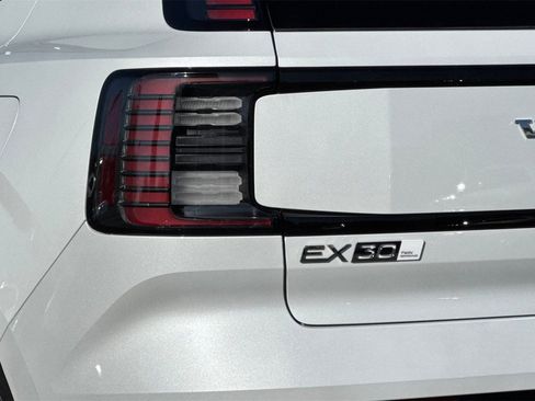 New 2026 Volvo EX30 Plus w/ Climate Package image 25