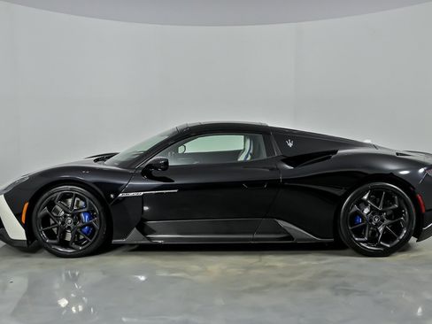 Used 2023 Maserati MC20 Spyder RWD image 11