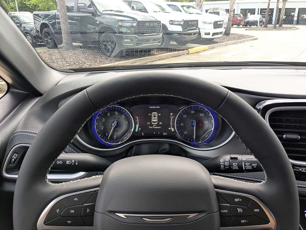 New 2027 Chrysler Pacifica Select FWD image 28