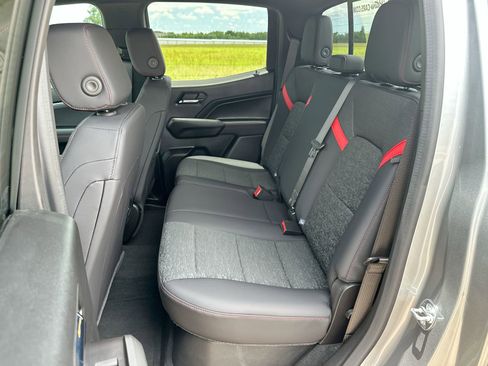 Used 2024 Chevrolet Colorado Z71 w/ Z71 Convenience Package 2 image 22