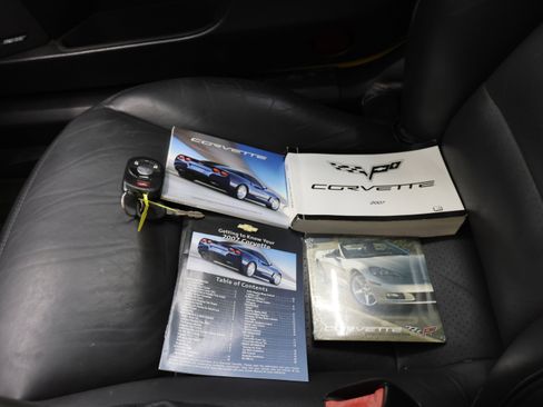 Used 2007 Chevrolet Corvette Convertible w/ Preferred Equipment Group RWD image 38