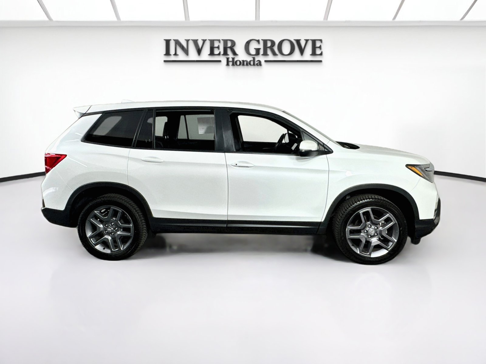 Used 2023 Honda Passport EX-L image 4
