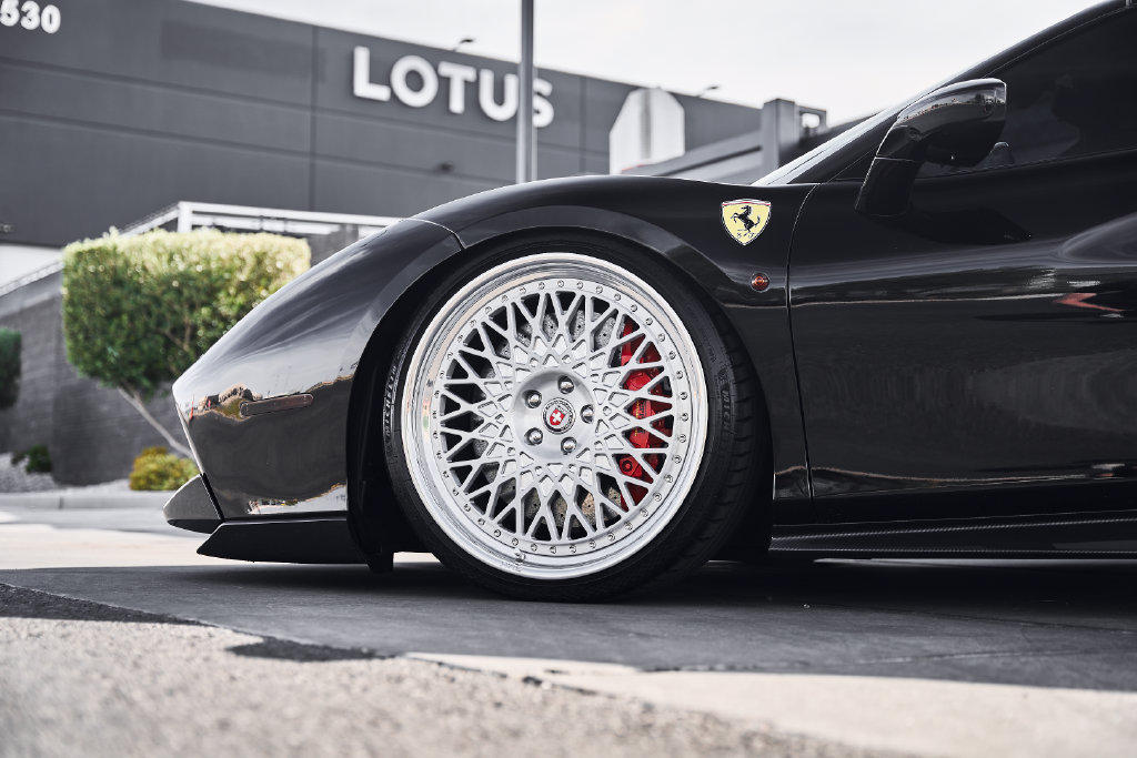 Used 2018 Ferrari 488 Spider RWD image 11
